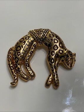 1970’s Florenza Articulating Leopard Brooch Pin